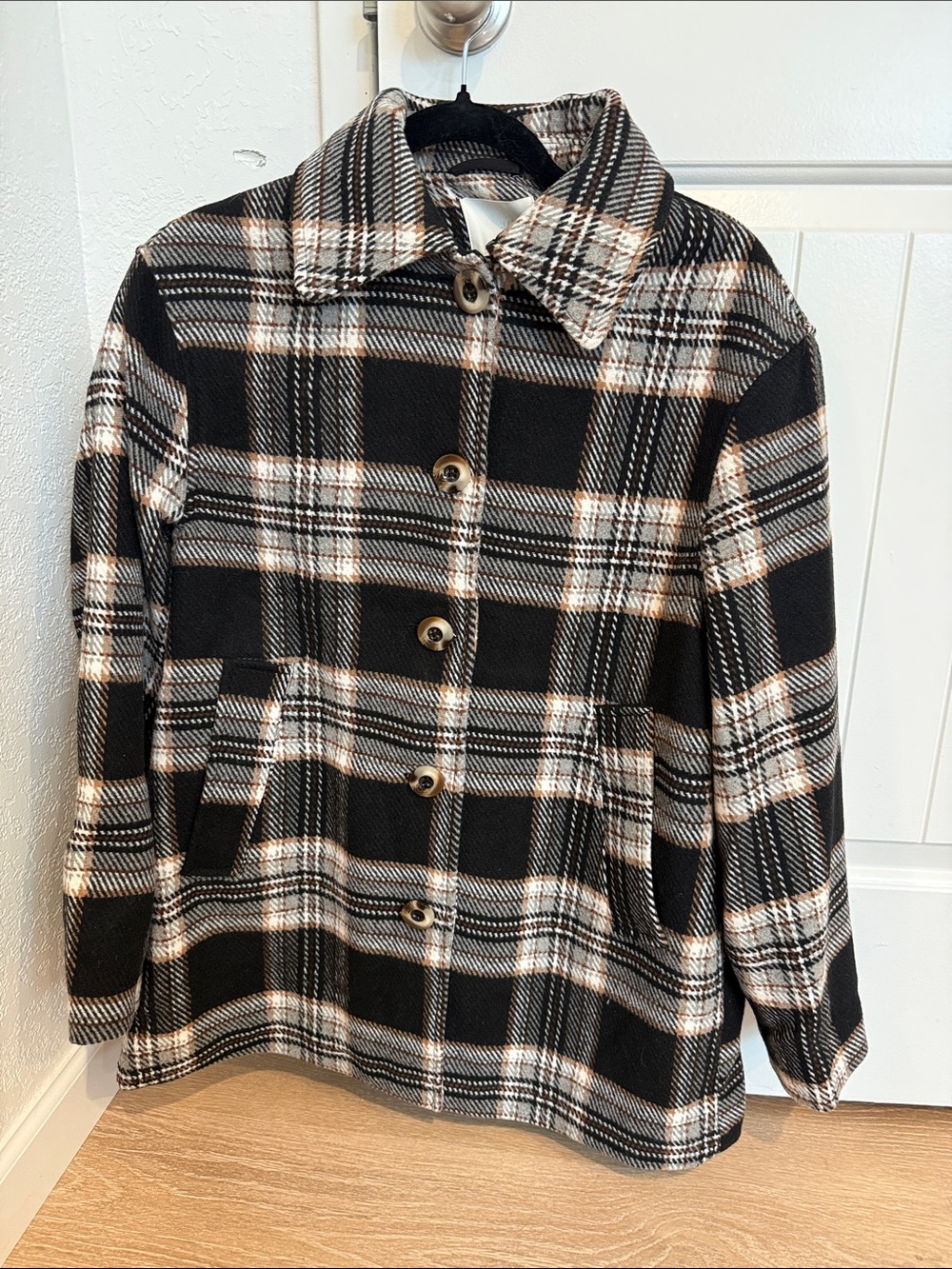 H&M Black, White & Tan Plaid women’s Coat NWOT